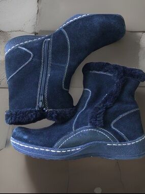 Bear Traps Black Suede Faux Fur Lined Bootie 11M